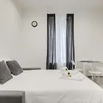 Guestready - 1-br, 5 Minutes From Train Station Appartement